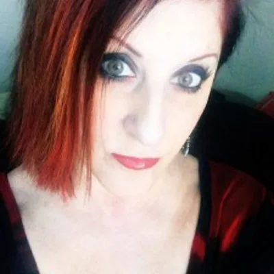 Interview with Rachel Thompson aka Rachel in the OC and Author of "Broken Pieces"