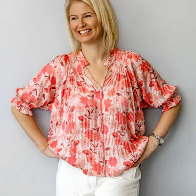 41. Getting Untoxicated and the art of being sober and social  with Faye Lawrence