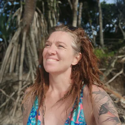 23. From fine wines to metho with Lauren Linnane