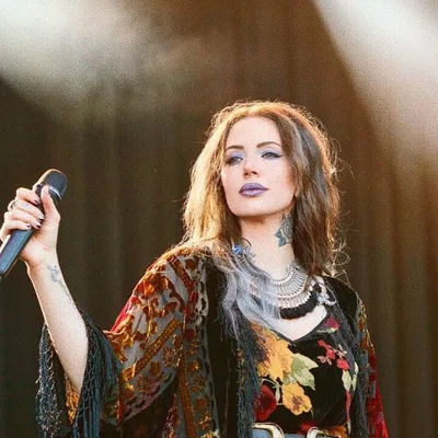 Episode 24- Rockstar Dorothy went from addict to recovery advocate