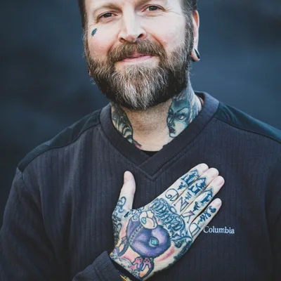 Buddhist recovery, lovingkindness, and feeling comfortable in your own skin, with Buddhist teacher Gary Sanders