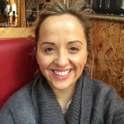 #305 Daddy Issues - Luisa Omielan