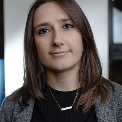 Elle Wadsworth - Biography