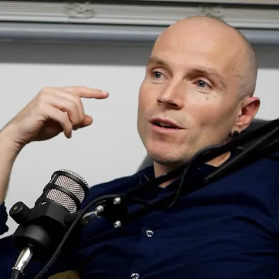 Podcast #24: Tadhg Hickey chats to us about drinking, meditation and performing.