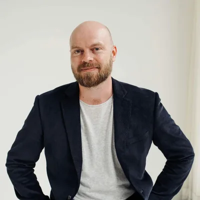 018 - What Makes Us Human with Iain S. Thomas