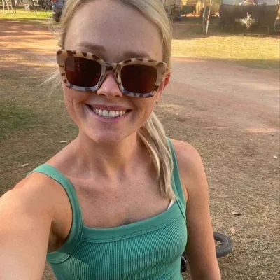 174. Learning to cope with trauma, grief and life without booze with Kacee Toogood