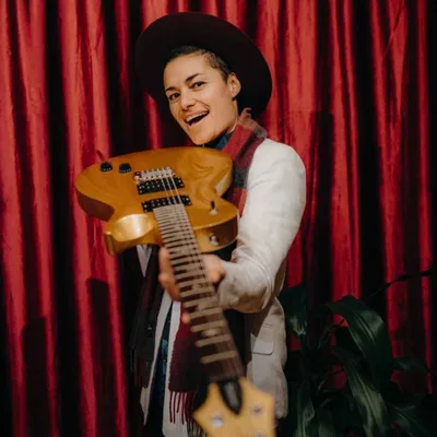 213. Choosing sobriety when you're not a heavy drinker with musician Andrea Kirwin