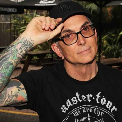 220. Living with the scars of the past with Everclear front man, Art Alexakis. *** content warning***