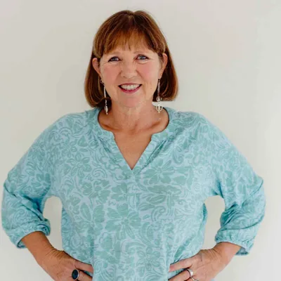 255 - Hypervigilance, growing up around alcoholism with Seanna Smith