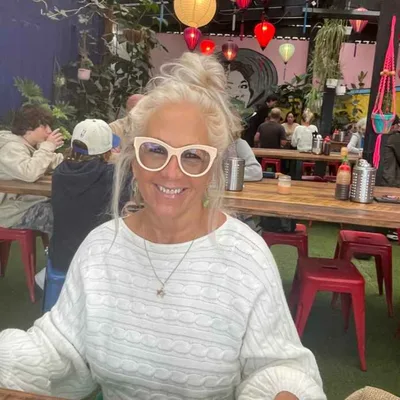 292 . Sober at 70 - Why it's never too late to change with Suzie from Torquay