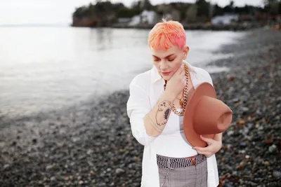 Opal Dar overcoming physical, emotional, and financial barriers as a critically ill artist living below the poverty line