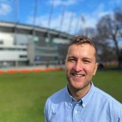 300. The trap of using alcohol to manage mental health with Jon from Melbourne
