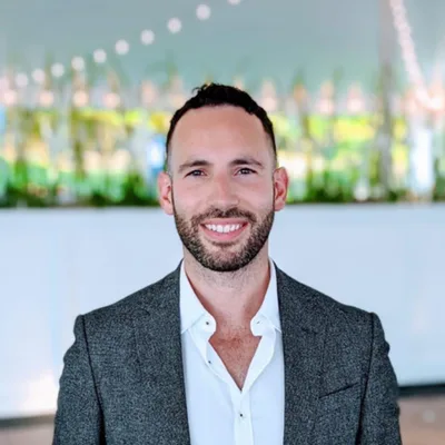 I Am Not My Circumstances (feat. Schneur Lakein)