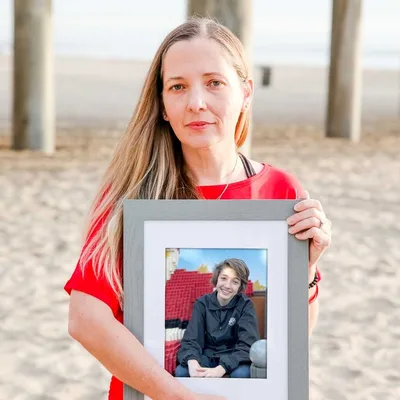 252. Amy Neville | Can't Look Away