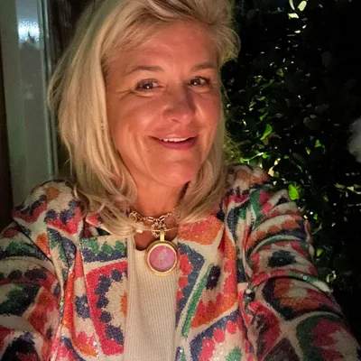 Episode 591 Holiday Hoard Bust: Ditch the Clutter, Unlock Your Joyful New Year!