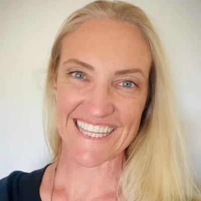 364. From Social Anxiety Disorder to A Life Without Fear with Megan Webb.