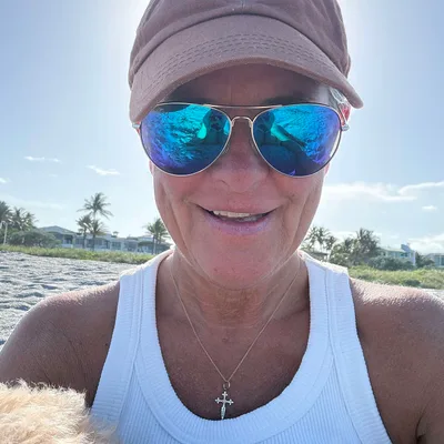 Episode 657: The Secret to Happiness Isn't a Perfect Life with Bizzy