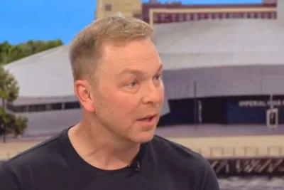 Sir Chris Hoy's Inspiring Cycle Challenge for Cancer Awareness