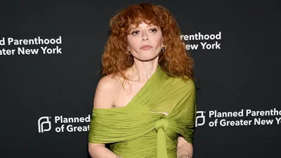 Natasha Lyonne jokes about flight removal after opening up on relapse
