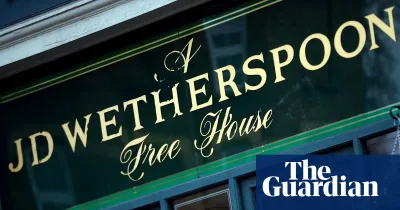 The WhatsApp group quietly buying Wetherspoon’s meals for people in need