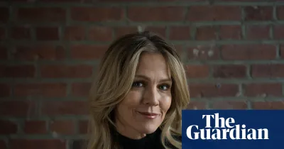 Jennie Garth on 90210 fame, self-medication and choosing sobriety in midlife