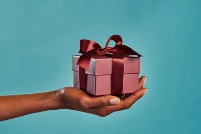 Luxury gifting goes alcohol-free as Fells backs sparkling tea for summer 2026