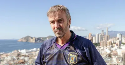 John Hannah swaps hard-drinking TV cop stereotype for alcohol-free beers in Benidorm is Murder