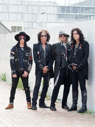 Alice Cooper, Joe Perry and the sober backstage world of Hollywood Vampires