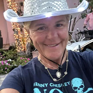 Busy Living Sober with Host Elizabeth Chance