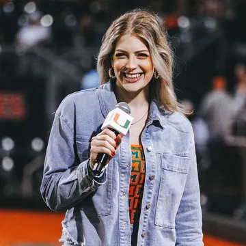 Busy Living Sober with Host Elizabeth Chance