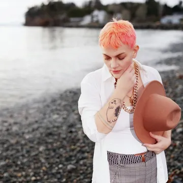 Opal Dar: Artistry Amidst Adversity