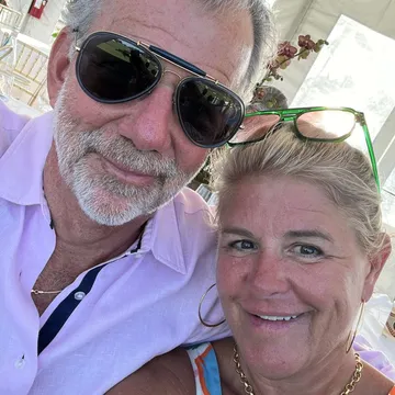 Busy Living Sober with Host Elizabeth Chance