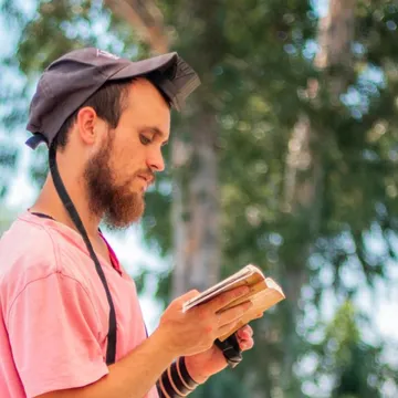 Neshamos.org Podcast: Stories of Hope and Healing