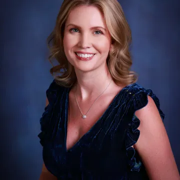 Busy Living Sober with Host Elizabeth Chance