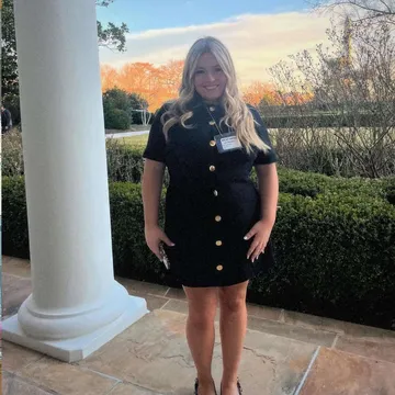 Busy Living Sober with Host Elizabeth Chance