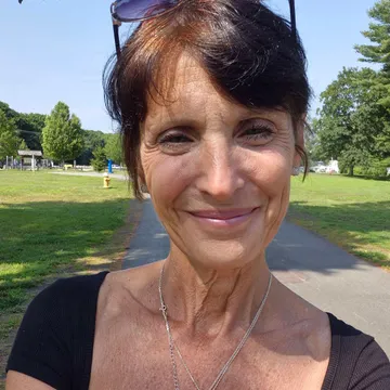 Busy Living Sober with Host Elizabeth Chance